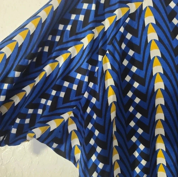 The Odells | Alisha Blue Geo Print Shirt Sz M ~ 3/$15 - Picture 7 of 8